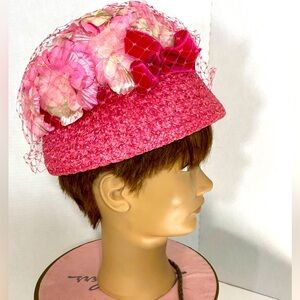 Vintage Derby 1950s cello straw with silk flowers& netting Lit Brothers box